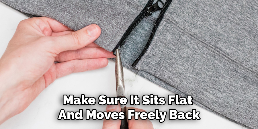Make Sure It Sits Flat 
And Moves Freely Back