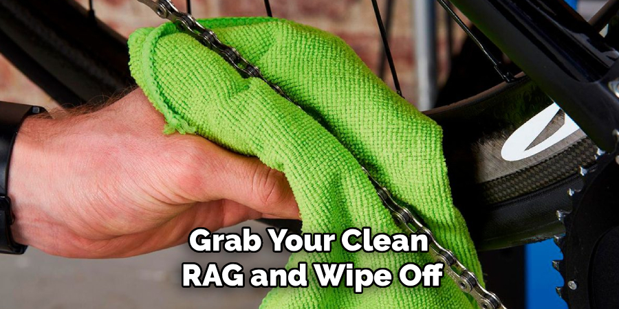 Grab Your Clean
RAG and Wipe Off